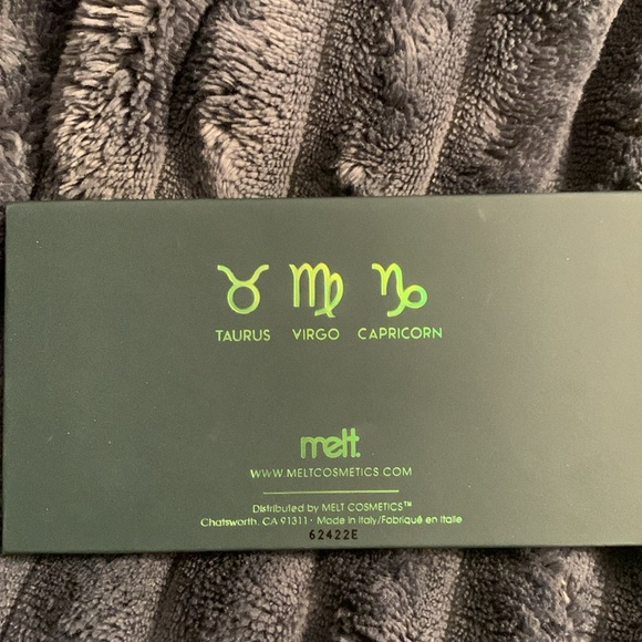 Melt Cosmetics Earth Eyeshadow Palette - Picture 6 of 8